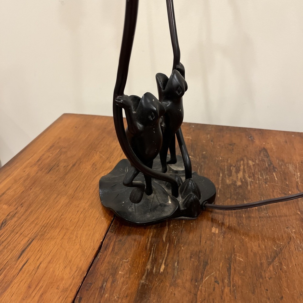 Vintage Dancing Singing Frogs Bronze Cast Metal Table Lamp 19" Tall Whimsical - Picture 4 of 12